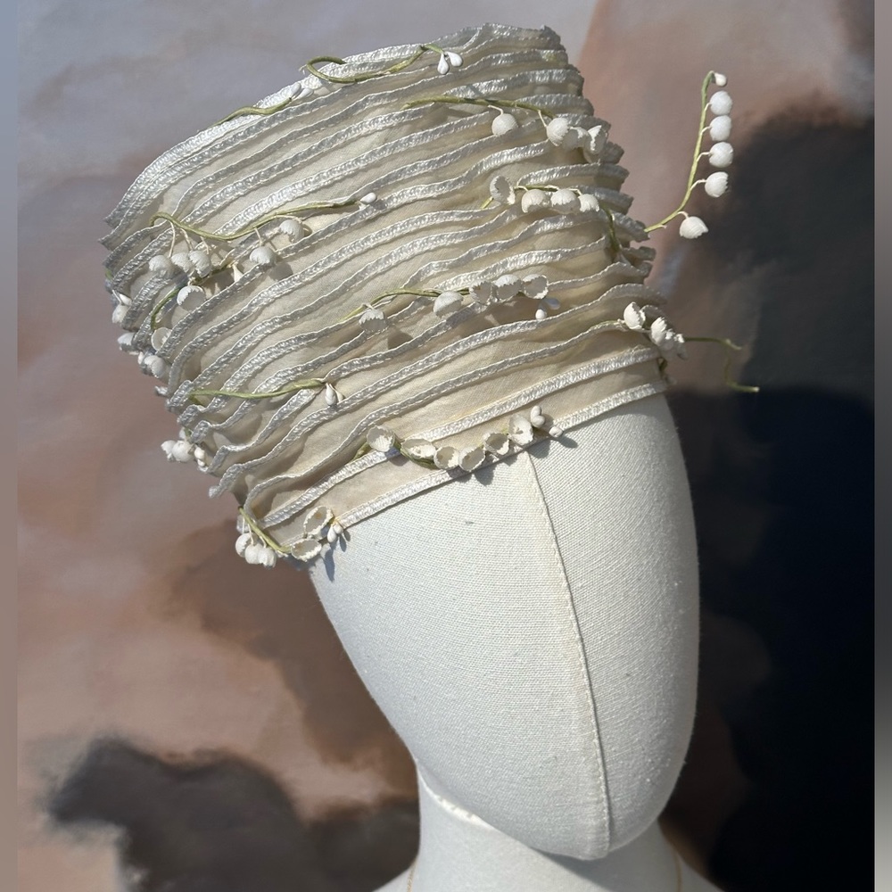 G. Howard Hodge Lily of the Valley hat. 1950s millinery work, made in New York.